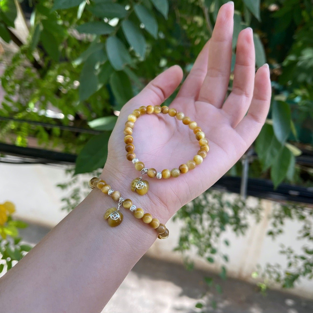 Vòng Tay Mắt Hổ Vàng Tâm Mix Túi Tiền Charm Bạc – Hút Tài Lộc, Tăng May M